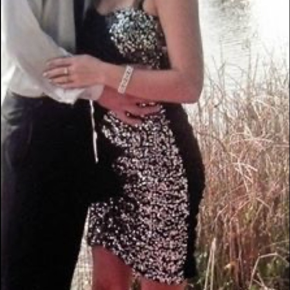 Dress - Picture 5 of 6